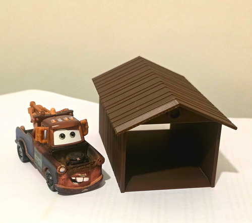 Tow mater garage shed - garage/, disney