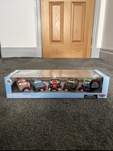 Disney pixar cars pullback die - pixar,